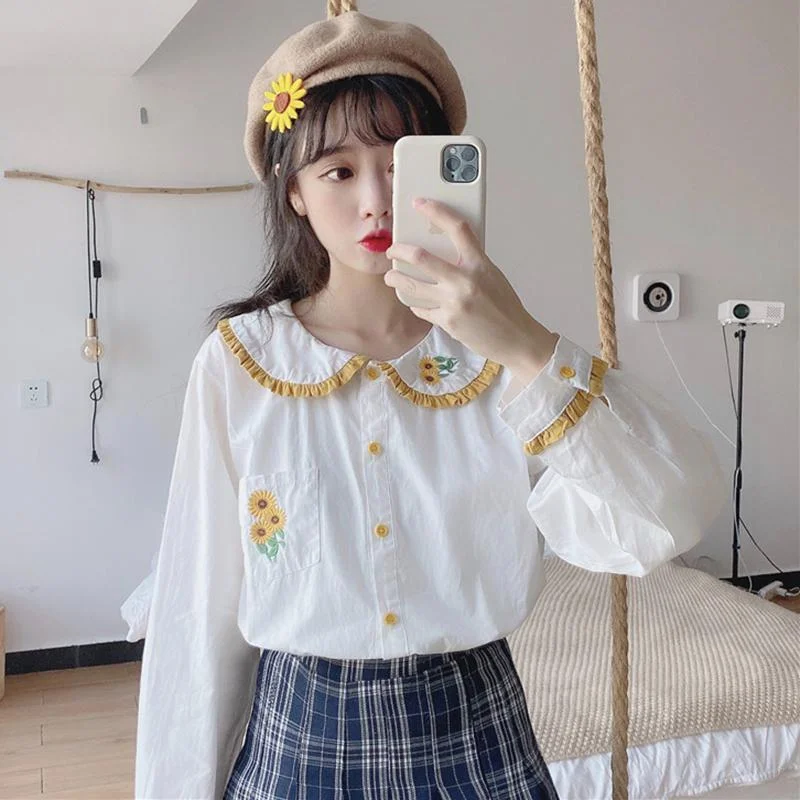 Asymmetrical ShirtsSunflower Embroidered Peter Pan Collar Shirt